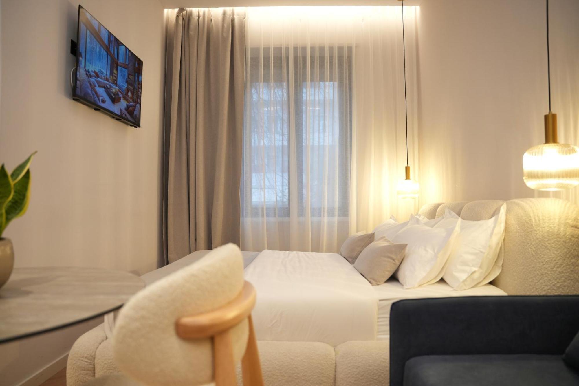 Nea Deluxe Apart-Hotel Tirana Exterior photo